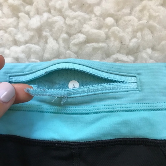 LULULEMON black/blue crop leggings - Picture 5 of 6